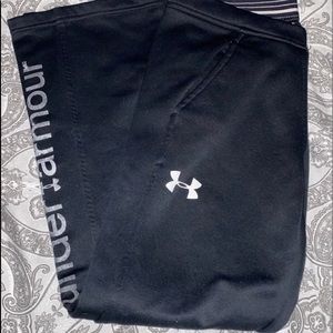 Black under armour size youth medium.